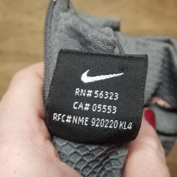 Nike Team Boys L Gray 1/4 Zip Mock Neck Shirt Jacket Lightweight Running XC Golf - Picture 9 of 11